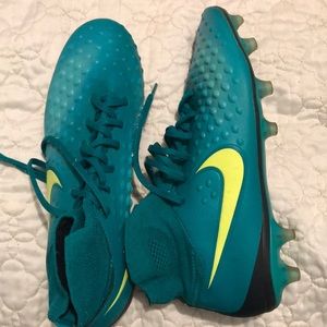Woman’s Nike soccer cleats